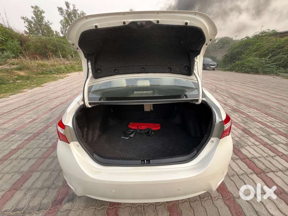 Toyota Corolla Altis Vl At, 2015, Petrol