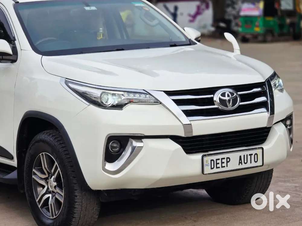 Toyota Fortuner 4x2 Auto Diesel 1st Owner Company Record
