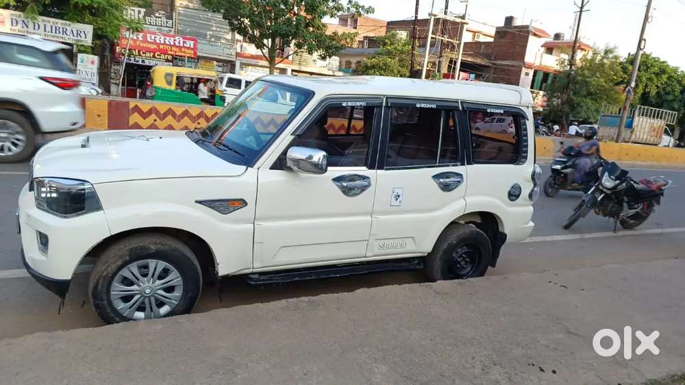 Mahindra Scorpio 2015 Diesel Well Maintained