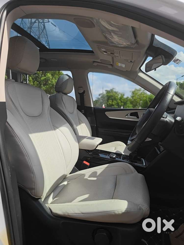 Mahindra Xuv700 2.2 Ax 7 Diesel Mt Luxury Pack Str, 2024, Diesel