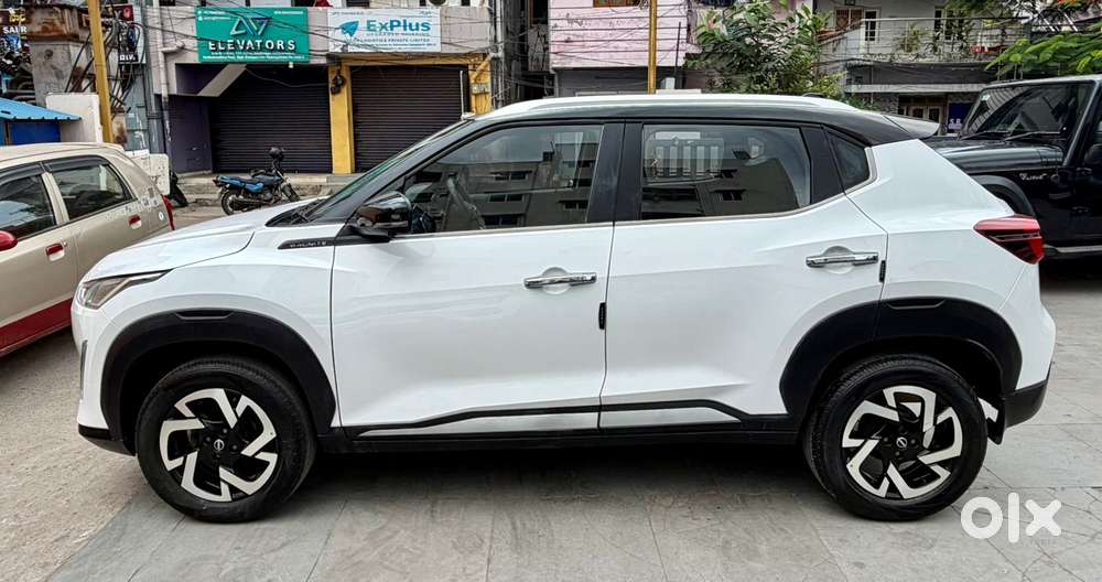 Nissan Magnite 1.0 Xv Premium, 2023, Petrol