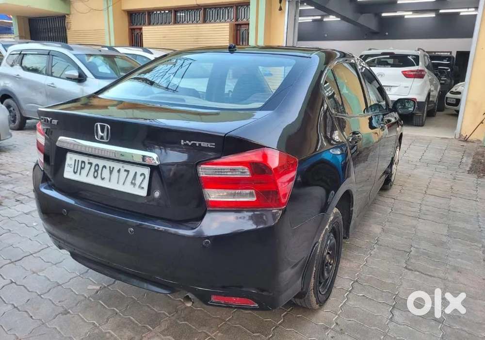 Honda City I Vtec E, 2013, Petrol