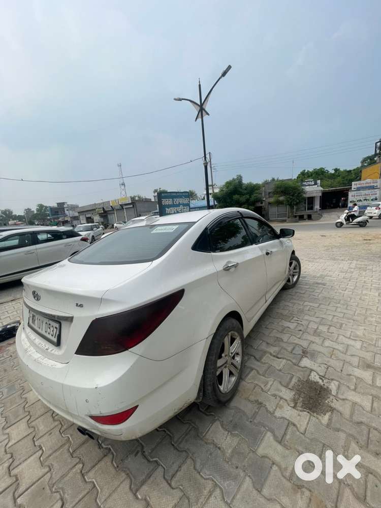 2015 Hyundai With 136000 Km