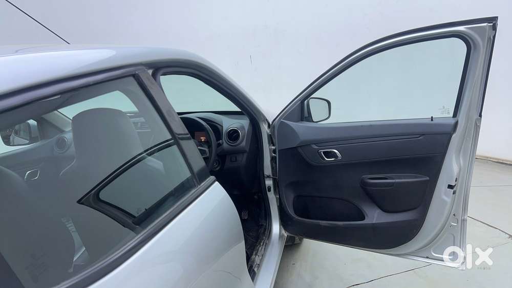 Renault Kwid 2019-ongoing 1.0 Rxt Amt (o), 2020, Petrol
