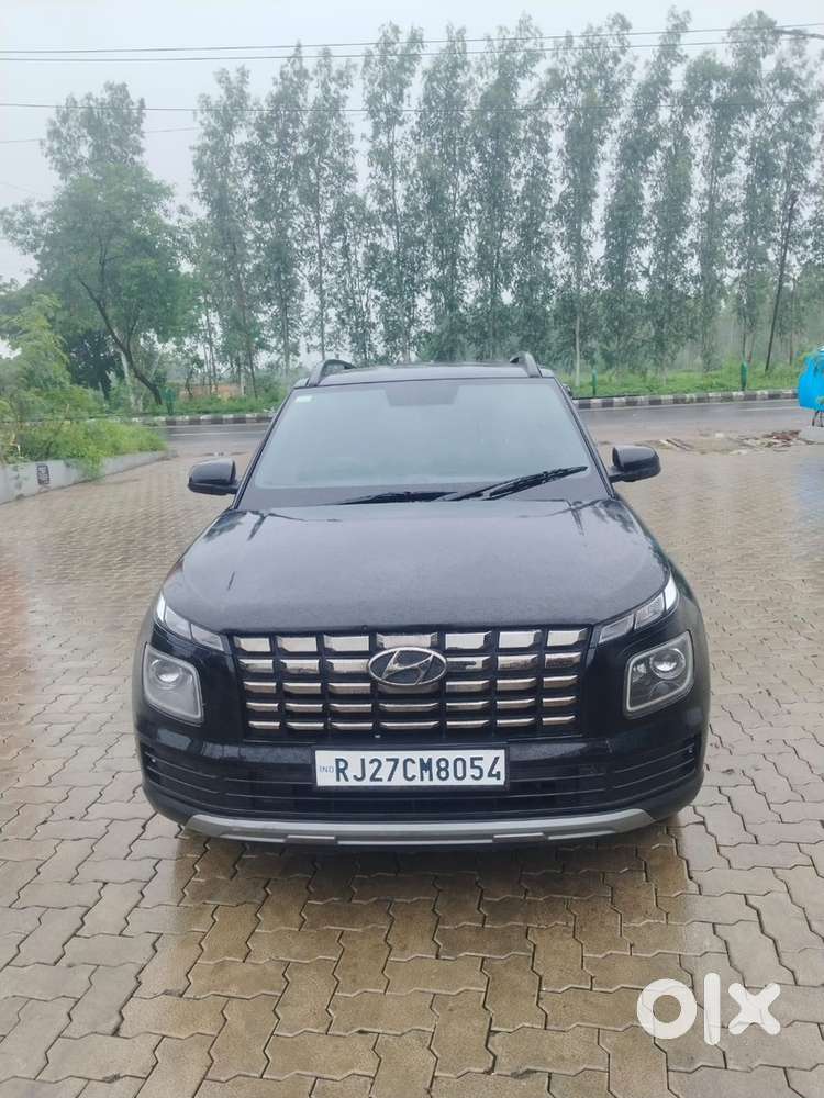Hyundai Venue Sx 2023 Petrol.   22/12/2023 Model