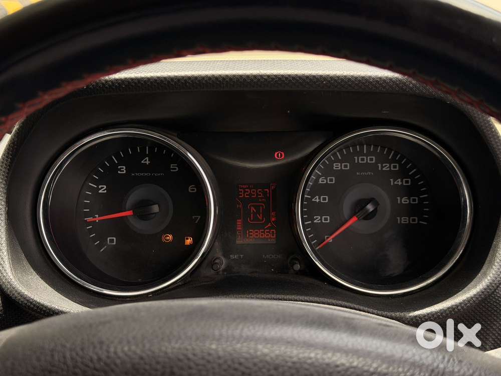 Mahindra Tuv 300 T8, 2015, Diesel