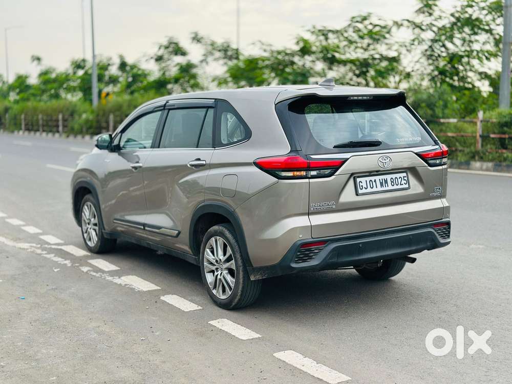 Toyota Innova Hycross, 2023, Petrol