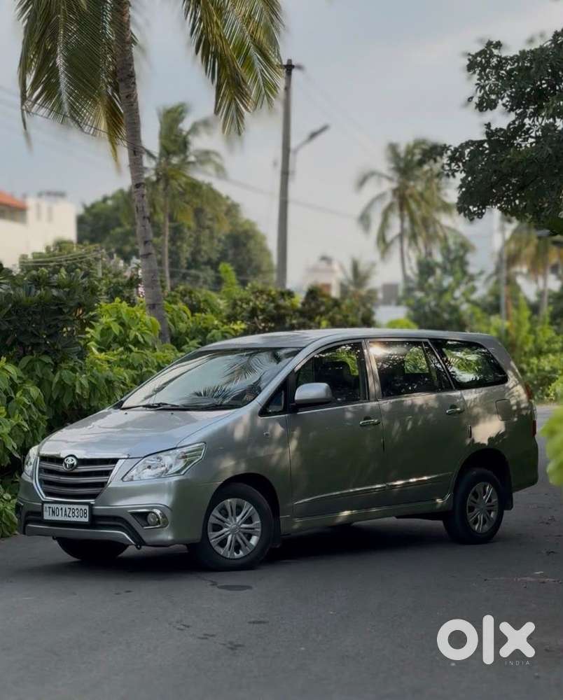 Toyota Innova 2.5 G (diesel) 8 Seater Bs Iv, 2016, Diesel