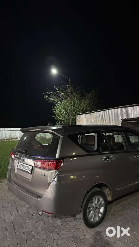 Toyota Innova Crysta 2.8z