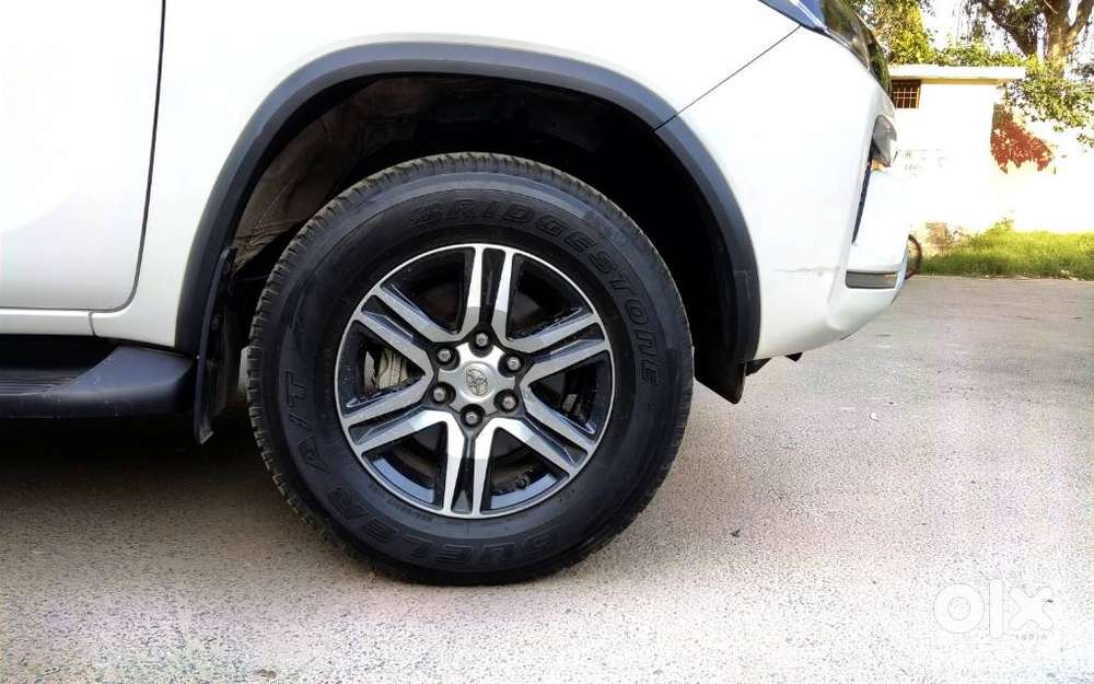 Toyota Fortuner [2021-ongoing] 2.7 2wd Petrol At, 2024, Petrol