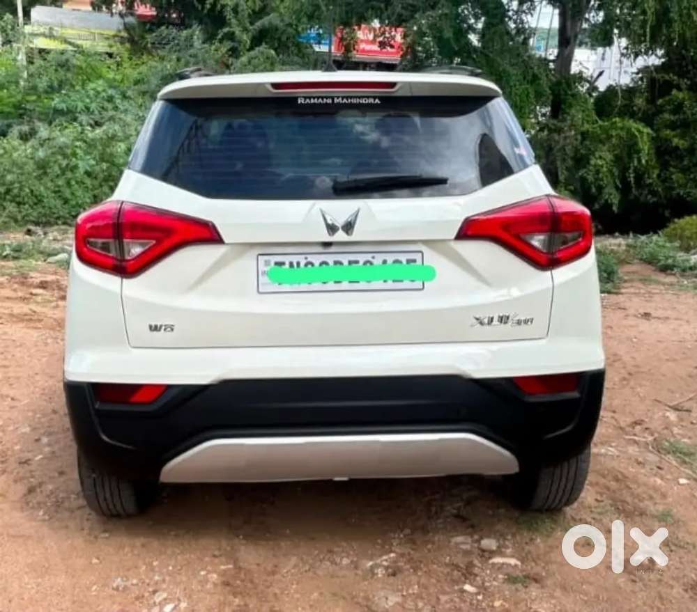 Mahindra Xuv300 Turbosport 2023 Petrol 25500 Km Driven