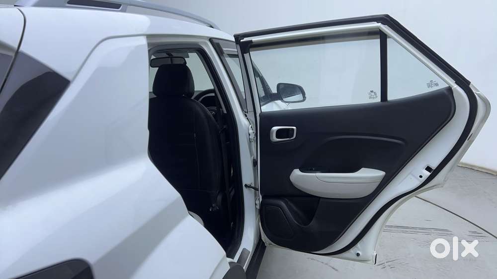 Hyundai Venue 1.0 Sx (o) Turbo Dct, 2023, Petrol