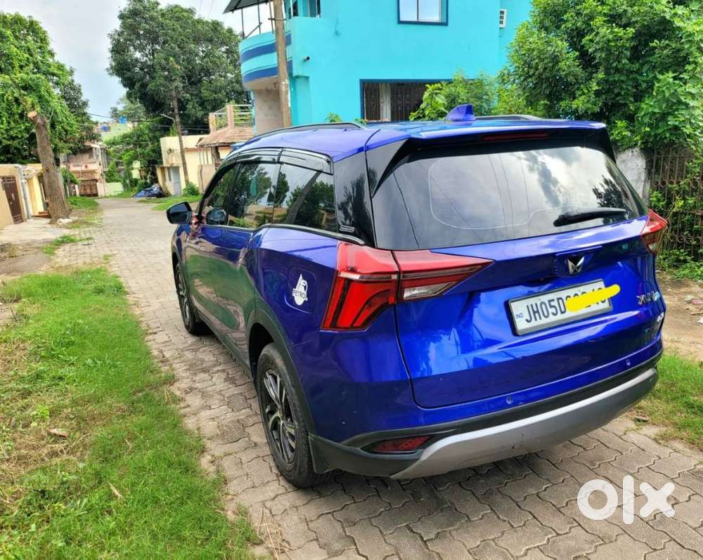 Mahindra Xuv700 2.0 Ax 5 Petrol Mt 7 Str, 2022, Petrol