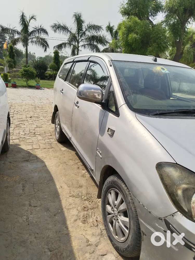 Toyota Innova 2011 Diesel Well Maintained