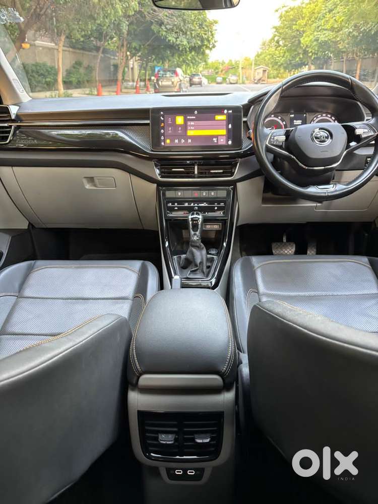 Skoda Kushaq 1.0 Tsi Style At (6 Airbags), 2021, Petrol