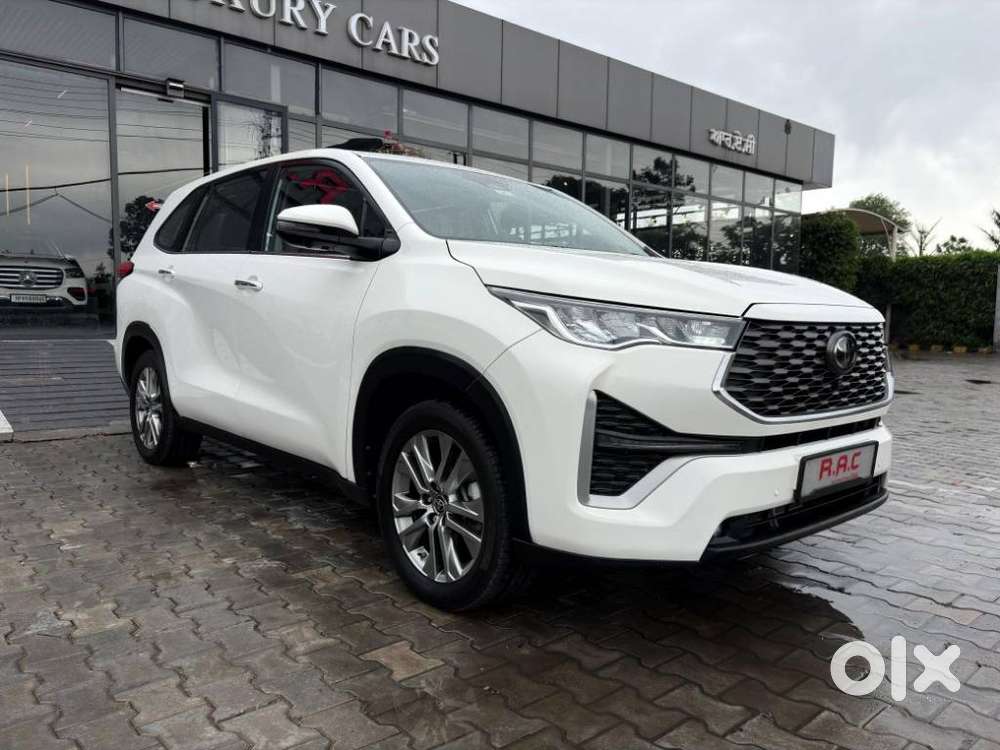 Toyota Innova Hycross 2.0 Zx (o) Hybrid 7 Str, 2023, Petrol