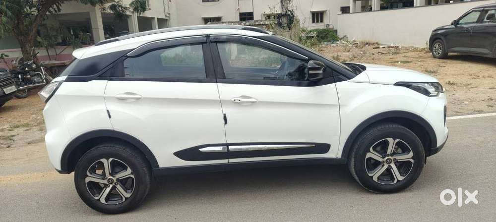 Tata Nexon 1.2 Revotron Xza Plus Luxs Red Dark Edition Amt, 2022, Pe..