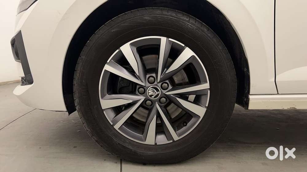 Skoda Slavia Style 1.5l Tsi Dsg, 2022, Petrol