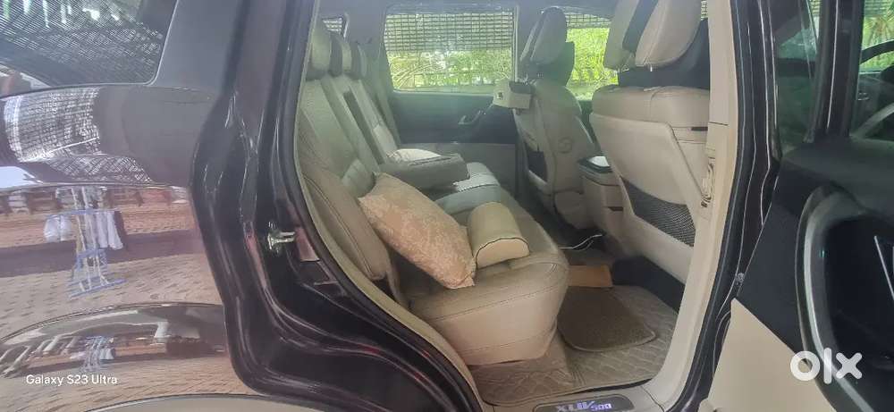 Mahindra Xuv500 2016 W10, Manual