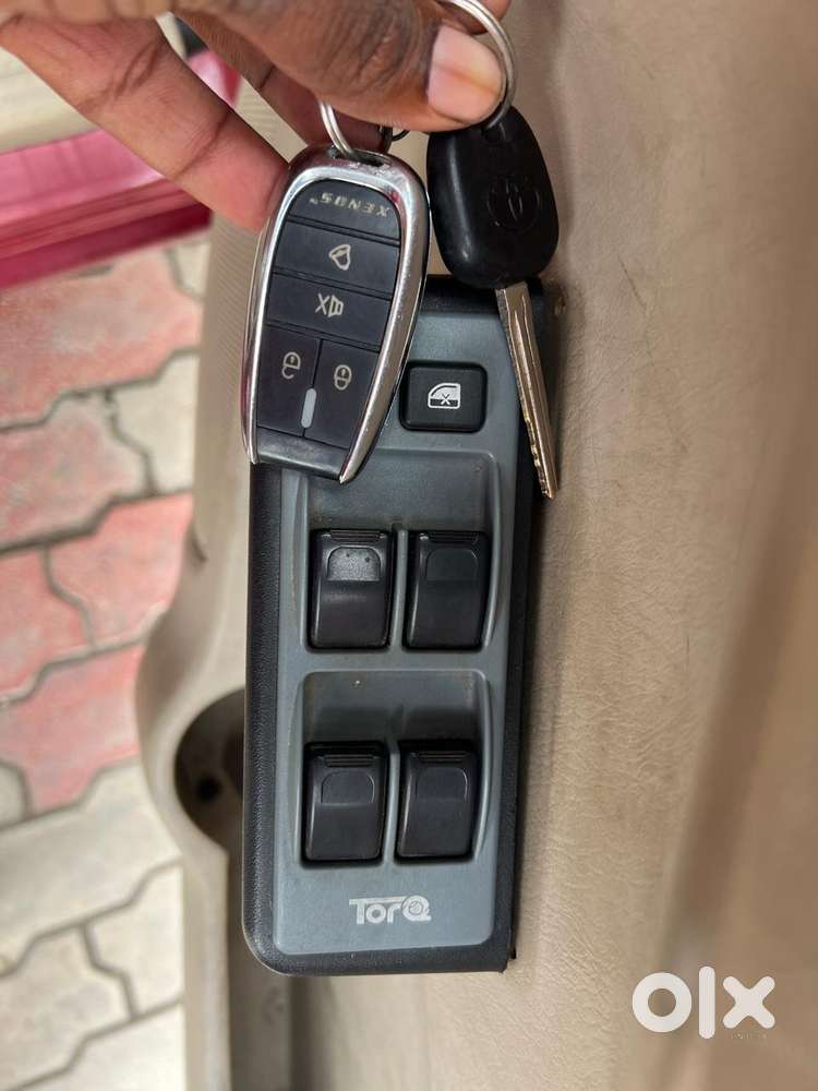 Toyota Innova 2.5 G (diesel) 8 Seater, 2005, Diesel