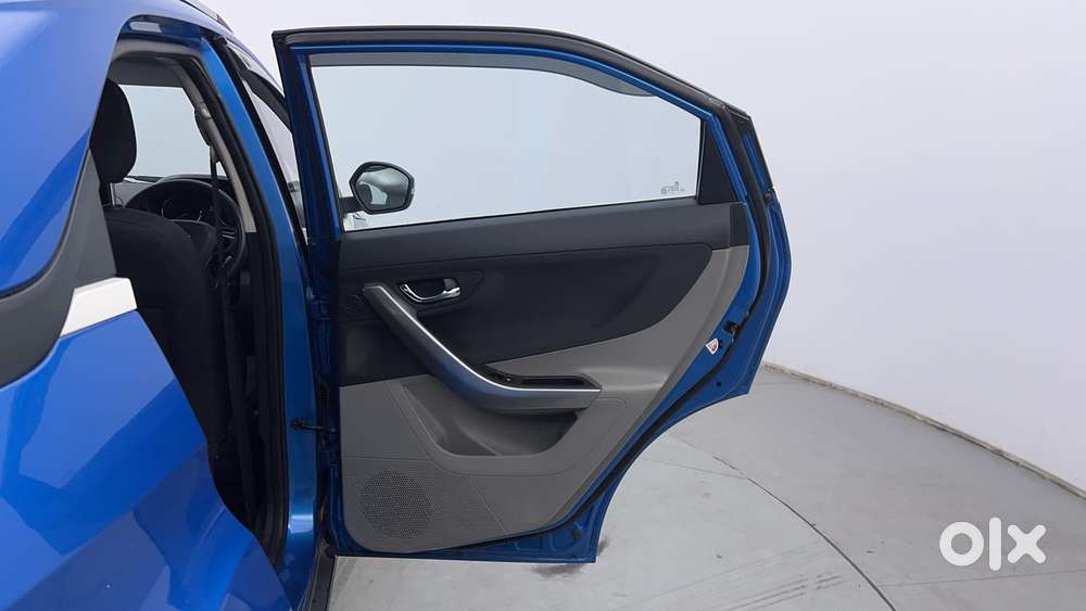 Tata Nexon 1.2 Revotron Xz Plus, 2018, Petrol