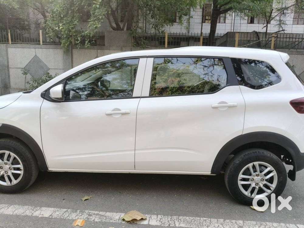 Renault Triber 1.0 Rxe, 2023, Petrol