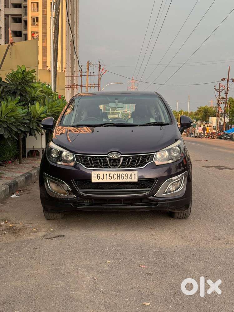 Mahindra Marazzo M8, 2018