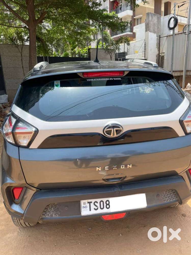 Tata Nexon 1.2 Revotron Xma Amt (s), 2020, Petrol