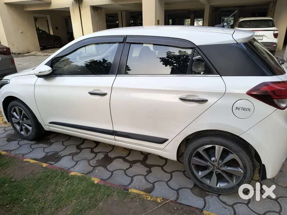 Hyundai Elite I20 Asta(o) Top Model 2015 Petrol (hr Number)