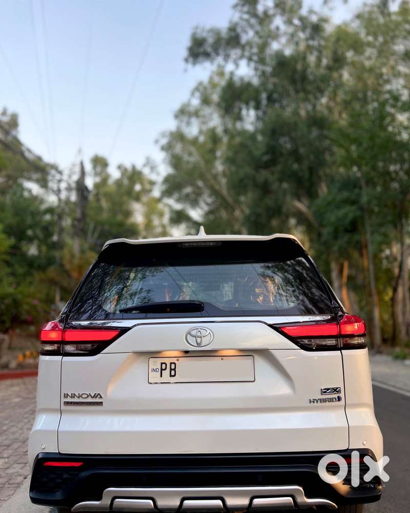 Toyota Innova Hycross 2.0 Zx Hybrid 7 Str, 2022, Diesel