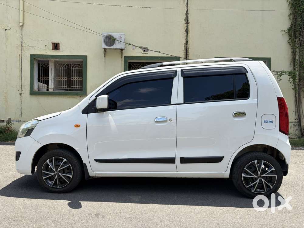 Maruti Suzuki Wagon R Amt Vxi Option, 2017, Petrol