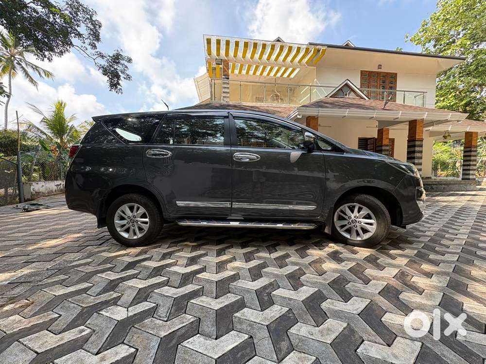 Toyota Innova Crysta 2017 Diesel Well Maintained