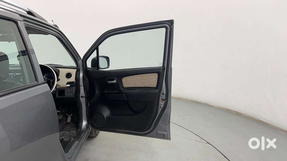 Maruti Suzuki Wagon R 1.0 Vxi (o) Amt, 2017, Petrol