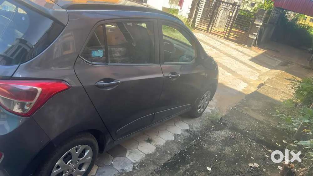 Hyundai Grand I10 2016 Petrol 60000 Km Driven
