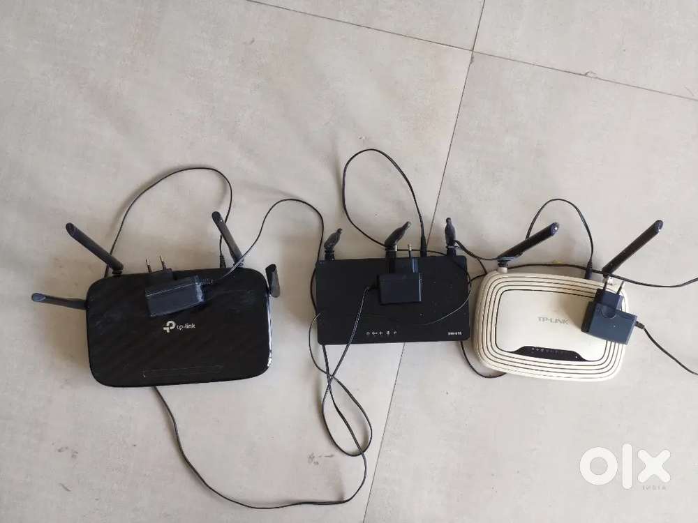 3 Wi-Fi Routers Bundle &ndash; TP-Link & D-Link &ndash; ₹2,500