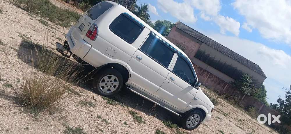 Chevrolet Tavera Neo 2013 Diesel 270000 Km Driven