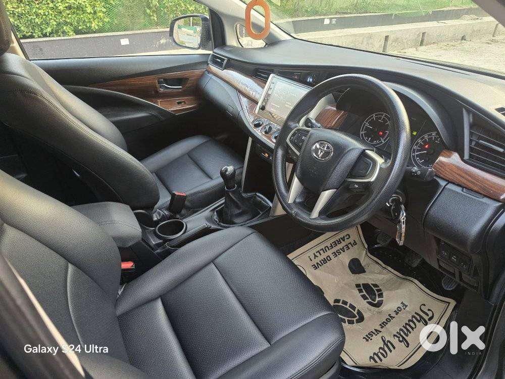 Toyota Innova Crysta 2.4 G Plus Mt 7 Str, 2022, Diesel