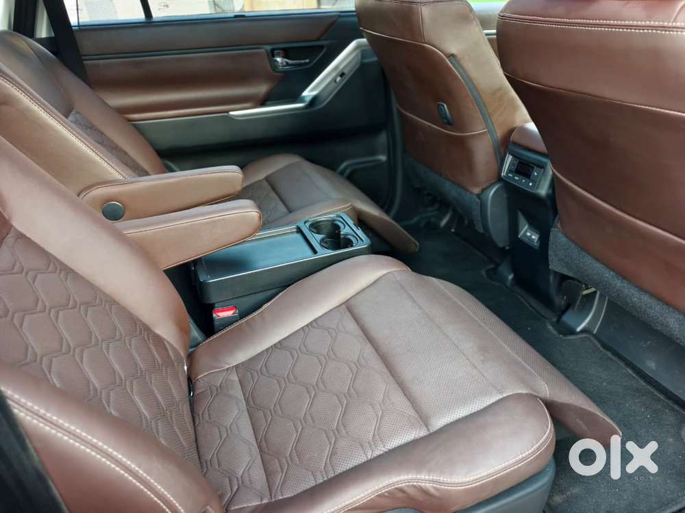 Toyota Innova Hycross 2.0 Zx Hybrid 7 Str, 2025, Petrol