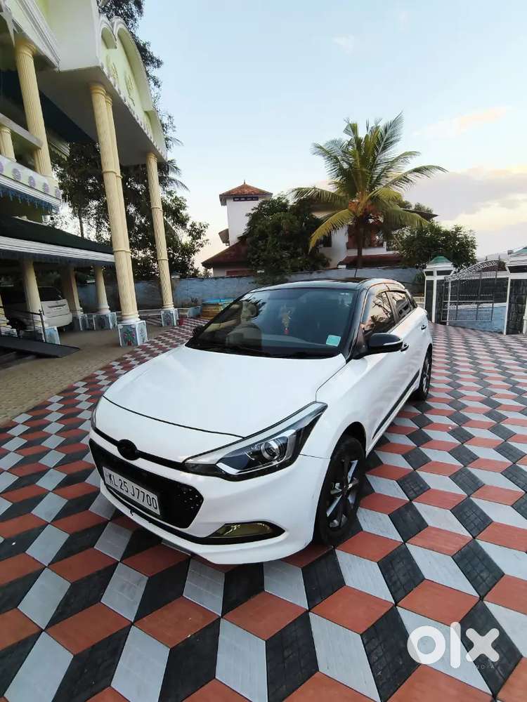 2017 Model I20 Asta Petrol (full Option)