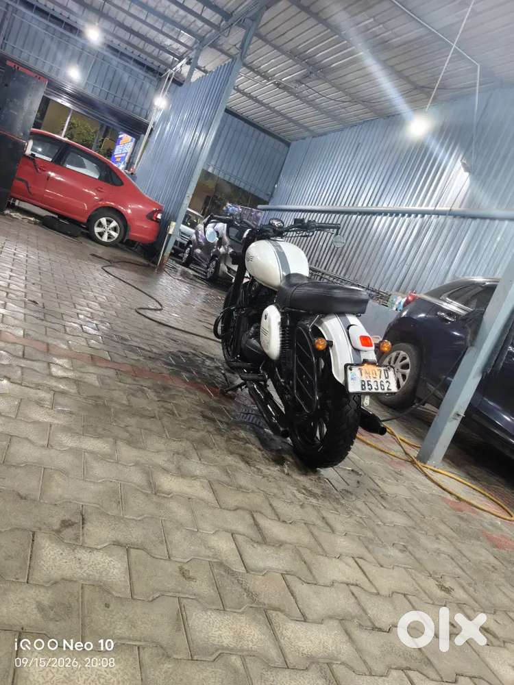 JAWA 42 IN GOOD CONDITION, ONLY SHOWROOM AUTHORISED SERVICE