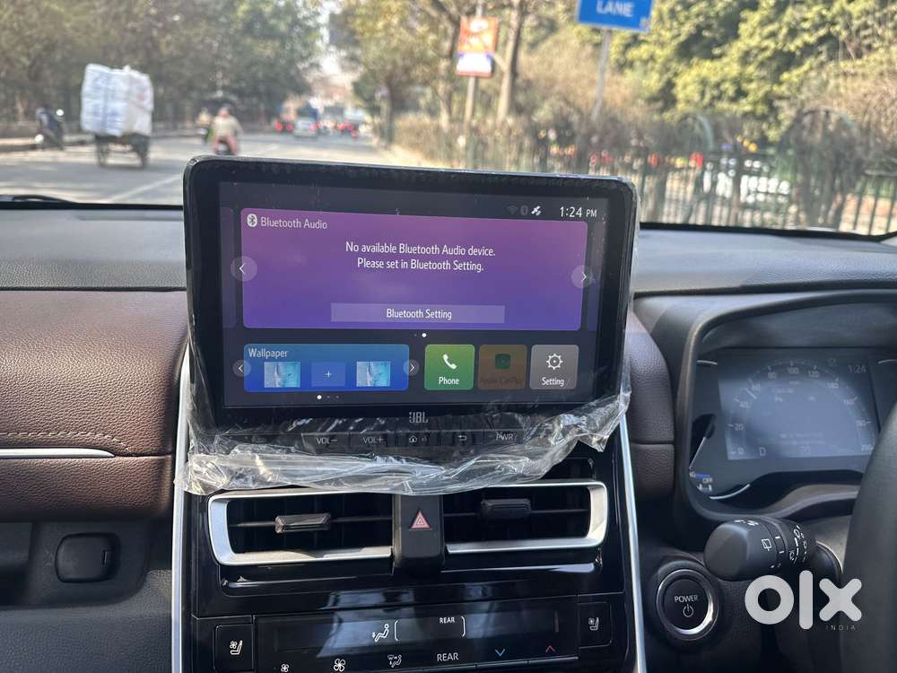 Toyota Innova Hycross