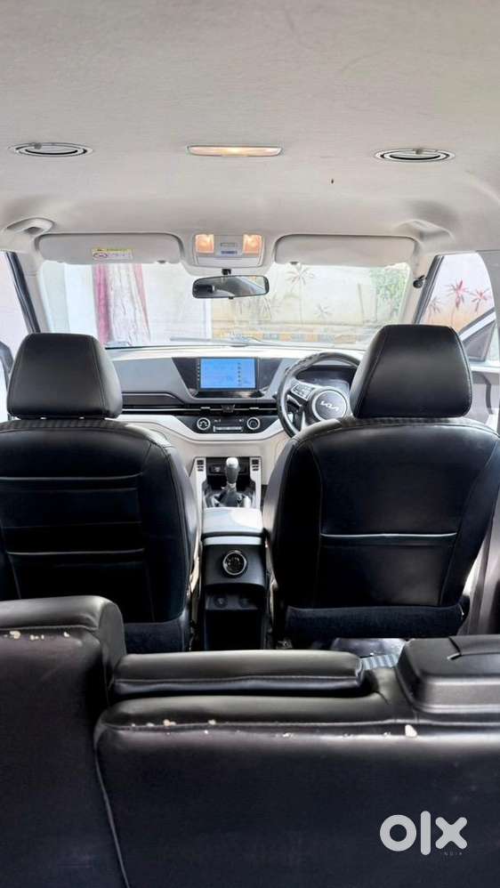 Kia Carens 2023 Petrol Well Maintained