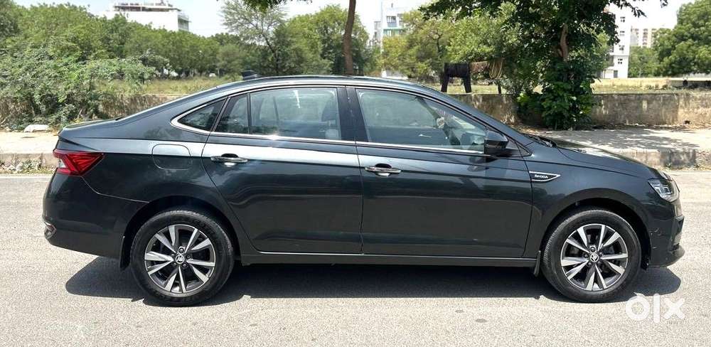 Skoda Slavia 1.0 Tsi Style At, 2023, Petrol