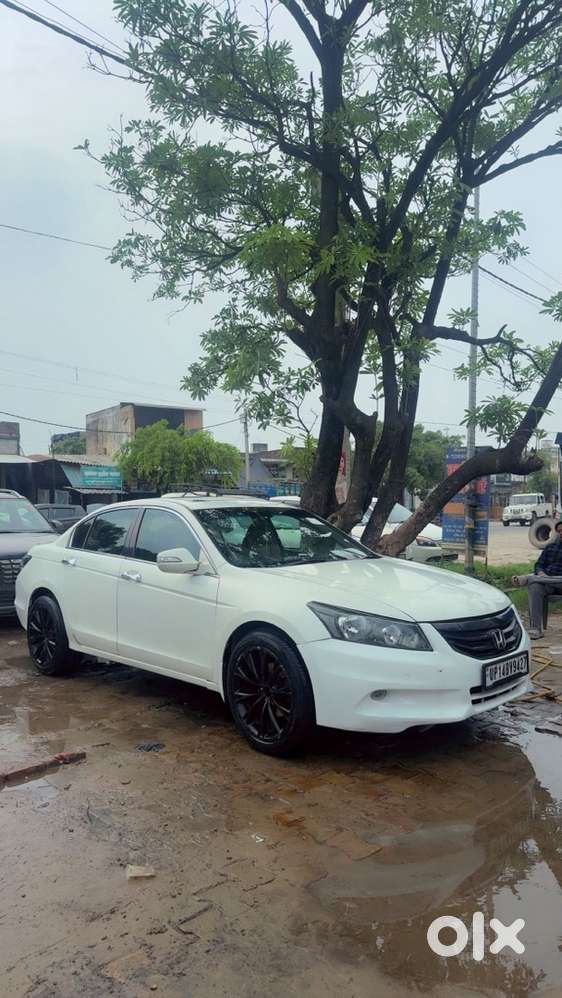 Honda Accord Hybrid 2012