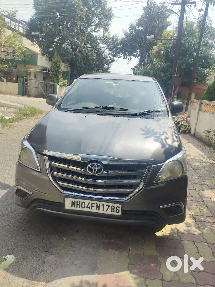 Toyota Innova 2012
