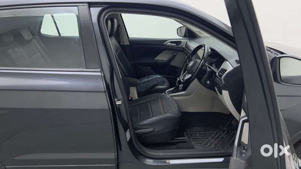 Volkswagen Taigun 1.0 Tsi Highline At, 2022, Petrol