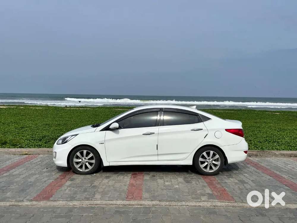 Hyundai Verna Diesel 2012 ( Top End )