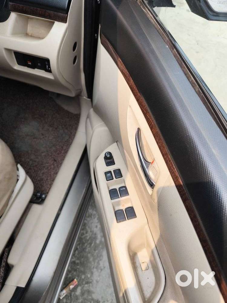 Maruti Suzuki Swift Dzire 1.2 Vxi Bsiv, 2017, Petrol