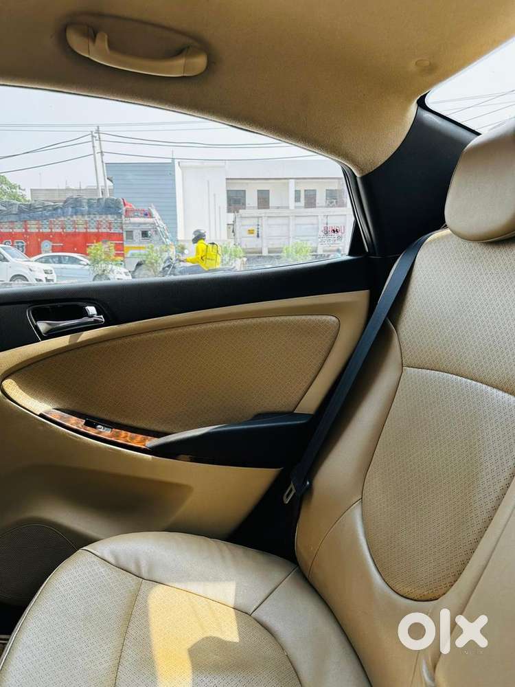 Hyundai Fluidic Verna 20142015 Diesel Automatic
