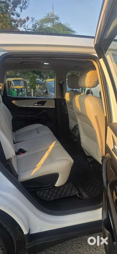 2024 Mahindra Xuv700 Ax7 Diesel Automatic 7seater 38000 Km Driven